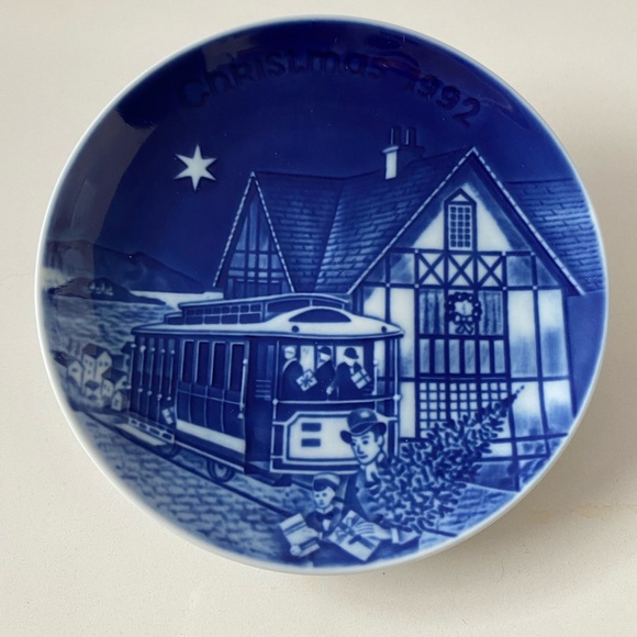 Bing & Grondahl Christmas in America 1992 Plate - Christmas in San Francisco - Picture 3 of 3